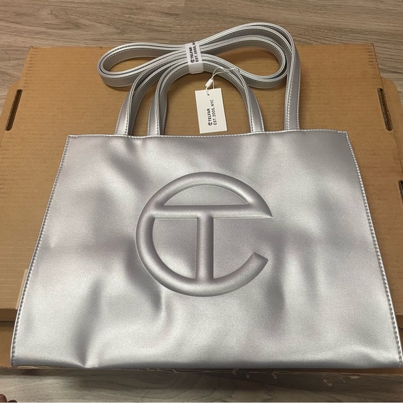 ❌SOLD❌Authentic Telfar Medium Metallic Silver Shopping Bag🪩 - Picture 9 of 16